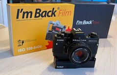 Camera met basiseenheid (Afbeelding Bron: I'm Back Film)