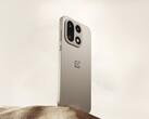 De OnePlus 15 (foto) heeft geen Hasselblad-logo zoals zijn voorganger, de OnePlus 13. (Afbeelding bron: OnePlus)
