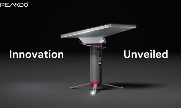 De nieuwe powerbank van PeakDo voor de Starlink Mini is voorzien van een statief.