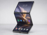 Hoe een verticaal uitklapbare drieluik van Huawei eruit zou kunnen zien.