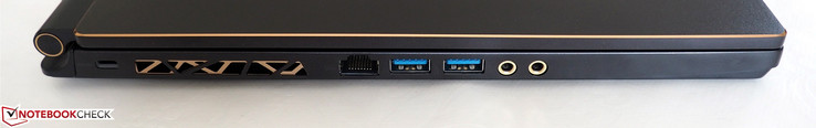 Links: Kensington-Lock, RJ45-LAN, 2x USB Type-A 3.1, Koptelefoon-, Microfoonaansluiting