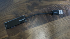 Een Ethernet-naar-USB 3.0-adapter is inbegrepen.