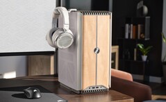 De Corsair One i500 heeft een houten voorkant, licht of donker. (Afbeelding: Corsair)