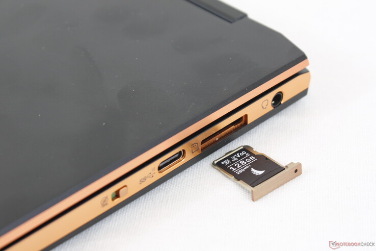 MicroSD-lade ziet eruit alsof het thuishoort op een smartphone en niet op een laptop
