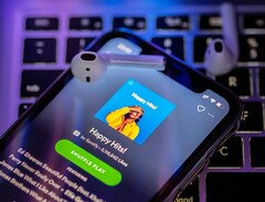 Gebruikers met een gratis Spotify-account kunnen nu eindelijk direct nummers selecteren. (Afbeeldingsbron: omid armin)