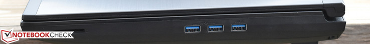 Rechts: SD-kaartlezer, USB 3.0 x 3