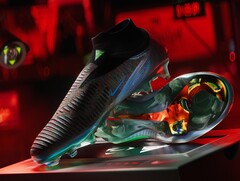 De Nike Phantom 6 &quot;EA Sports FC&quot; is een voetbalschoen van topkwaliteit. De Phantom 6 is nu verkrijgbaar bij EA Sports FC 26 en winkels. (Afbeelding: Nike)