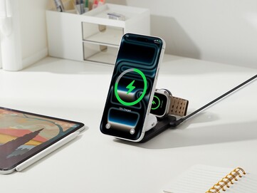 Het opvouwbare 3-in-1 oplaadstation ESR CryoBoost kan een iPhone, Apple Watch en AirPods tegelijk opladen. (Afbeeldingsbron: ESR)