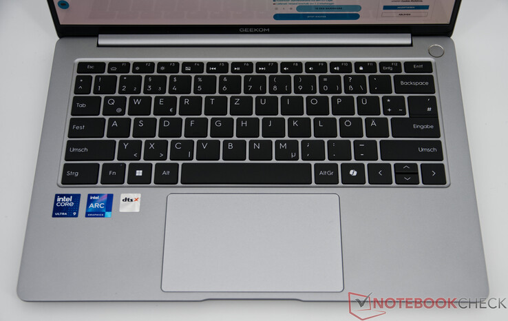 De invoerapparaten op de Geekom GeekBook X14 Pro