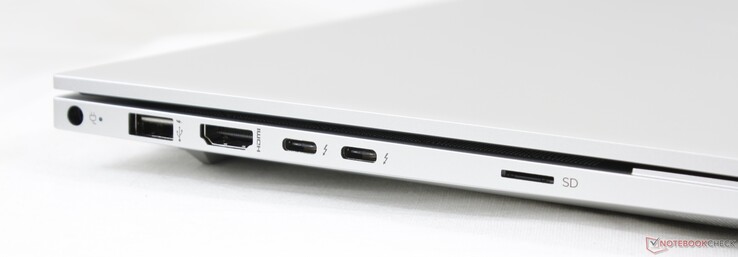 Links: AC-adapter, USB 3.0 Type-A (5 Gbps), HDMI 2.0a, 2x USB-C met Thunderbolt 3 en DisplayPort 1.4 (40 Gbps)