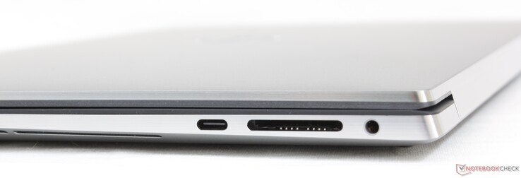 Rechts: USB 3.2 Gen 2 Type-C w/ Power Delivery en DisplayPort, SD-lezer, 3,5 mm combo audio