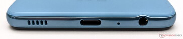 Onderkant: luidspreker, USB-C 2.0, microfoon, 3,5-mm audiopoort