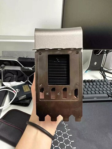 Nvidia Titan Ada koelerontwerp (afbeelding via @ExperteVallah)