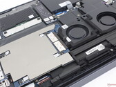 De Pro Max 16 Plus is een van de weinige moderne laptops die wordt geleverd met een verwijderbare grafische kaart die DGFF of Dell Graphics Form Factor wordt genoemd (Afbeelding bron: Notebookcheck)