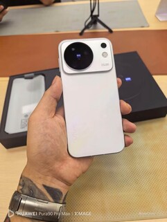 Hands-onfoto van de aankomende Vivo X500