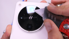 De Find X8 Ultra. (Afbeeldingsbron: JerryRigEverything via YouTube)