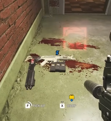 De voorwerpen die uit OSP-zakken worden gehaald, kunnen door Snake worden verwisseld voordat hij ze oppakt. (Afbeelding Bron: Ubisoft)