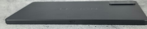 Linkerzijkant behuizing (USB 3.2-poort)