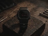 Het volledig zwarte Casio G-Shock DW-5600UMC26-1DR-horloge uit een samenwerkingsproject, zoals afgebeeld.
