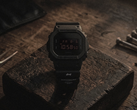 Het volledig zwarte Casio G-Shock DW-5600UMC26-1DR-horloge uit een samenwerkingsproject, zoals afgebeeld.