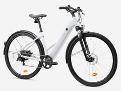 De Decathlon Rockrider E-ACTV 100 e-bike met laag frame is nu verkrijgbaar. (Afbeelding bron: Decathlon)