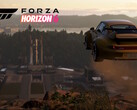 Forza-Porsche springt over Hügelkuppel in vrije val