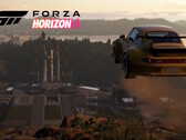 Forza-Porsche springt over Hügelkuppel in vrije val