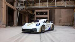 Porsche's 911 GT3 doet 0-100 km/u in 3,4 seconden, met een topsnelheid van 311 km/u en 503 paardenkrachten.