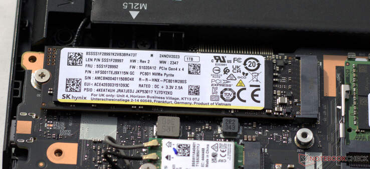 Een PCIe 4.0 SSD dient als de systeemschijf.