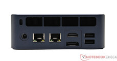 Achterkant: Voedingsadapter, 2x 2.5G Lan, HDMI, DisplayPort, 2x USB