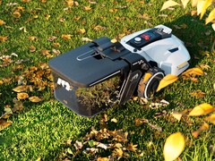De Mammotion YUKA robotmaaier kan ook vegen. (Afbeeldingsbron: Mammotion)