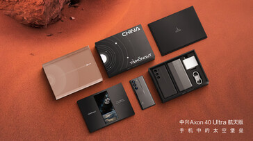 De Axon 40 Ultra Aerospace Edition komt met extra's zoals hoesjes in zijn nieuwe collector-style doos. (Bron: ZTE via Weibo)