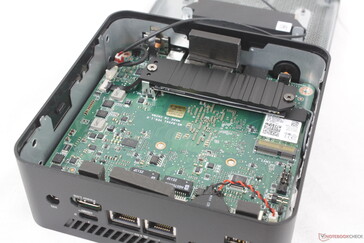 Alleen de M.2 2280 SSD en WLAN-module zijn verwijderbaar