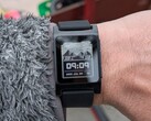 Pebble Core 2 Duo smartwatch met de Weather Land watchface van Reno. (Afbeeldingsbron: Eric Migicovsky blog)