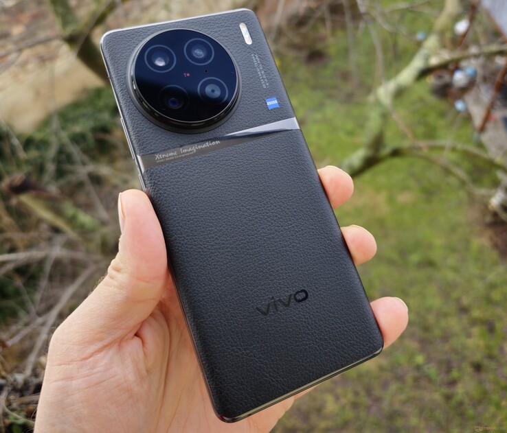 Test Vivo X90 Pro smartphone