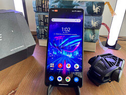 In review: Asus ROG Phone 8 Pro. Testapparaat geleverd door Asus Duitsland.