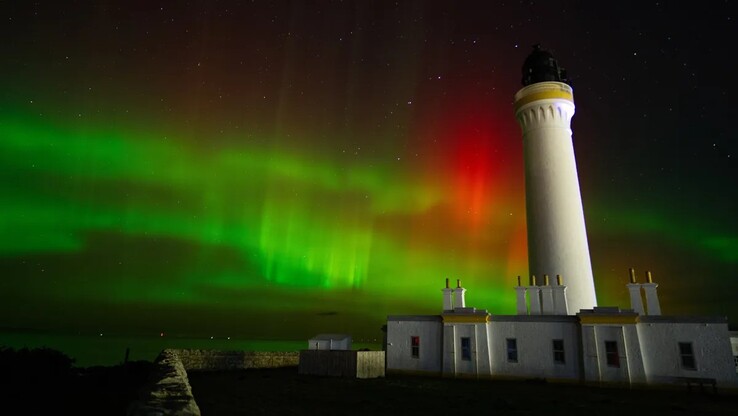 Poollicht boven Covesea Lighthouse, Schotland (Afbeelding credit: Scott Mellis via Space.com)