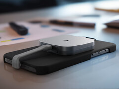 De EX300U begint bij $99,99. Afgebeeld: de draagbare SSD bevestigd op de achterkant van een iPhone. (Afbeelding bron: Corsair)
