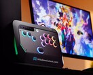De HyperX Clutch Tachi is een Xbox arcadecontroller die naar verwachting wordt aangekondigd op CES 2026. (Afbeeldingsbron: WindowsLatest)