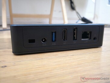 Achterkant: Kensington Lock, AC-adapter, USB-A 3.0, HDMI 1.4, DisplayPort (4K60), Gigabit RJ-45, 3,5 mm audio-aansluiting