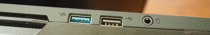 Links: USB-A 3.2 Gen 1, USB 2.0, 3,5 mm combo audio-aansluiting