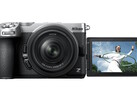 De Nikon Z5IIC spiegelloze camera is voorzien van een 3,2-inch kantelbaar touchscreen voor het gemakkelijk maken van selfies.