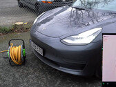 Tesla USS vs HW3 vs HW4 parkeertest (afbeelding: RSEV/YT)