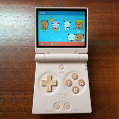 De Miyoo Mini Flip lijkt een kleinere d-pad te hebben dan de gewone Miyoo Flip, maar dezelfde grootte ABXY-knoppen. (Afbeeldingsbron: GameboyJuntaro - bewerkt)