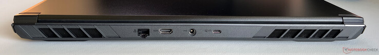 Achterkant: Gigabit Ethernet, HDMI 2.1, PSU, USB-C 3.2 Gen.2 (10 GBit/s, DisplayPort 2.1)