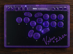 8BitDo Arcade Controller Transparant Purple Edition ondersteunt SOCD cleaning en toernooislot.