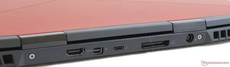Achterkant: HDMI 2.0, mini-DisplayPort 1.3, Thunderbolt 3, Alienware Graphics Amplifier Port, stroomadapter