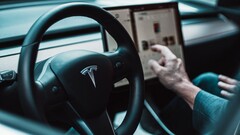 Tesla beweert dat zijn geautomatiseerde rijfuncties zijn voertuigen veiliger en comfortabeler maken. (Afbeeldingsbron: Tesla)