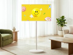 De nieuwste LG Smart TV heeft een 32-inch 4K-scherm op een bijzonder hoge standaard.