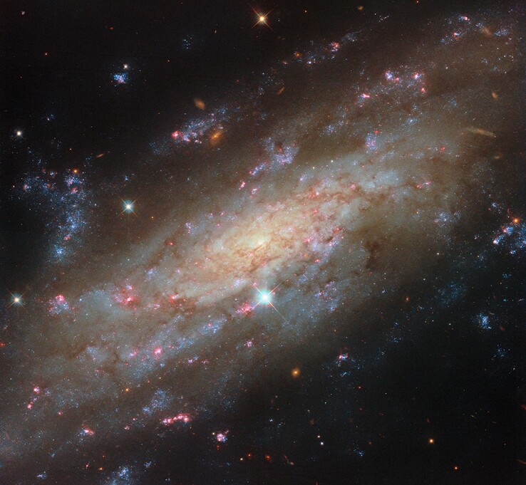 De afbeelding van NGC 3137 gemaakt door de Hubble ruimtetelescoop.